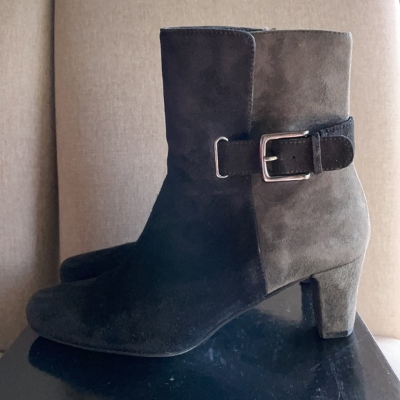 Prevata Suede Black/Gray Zipper Heeled Booties 7.5. EUC - Picture 4 of 10